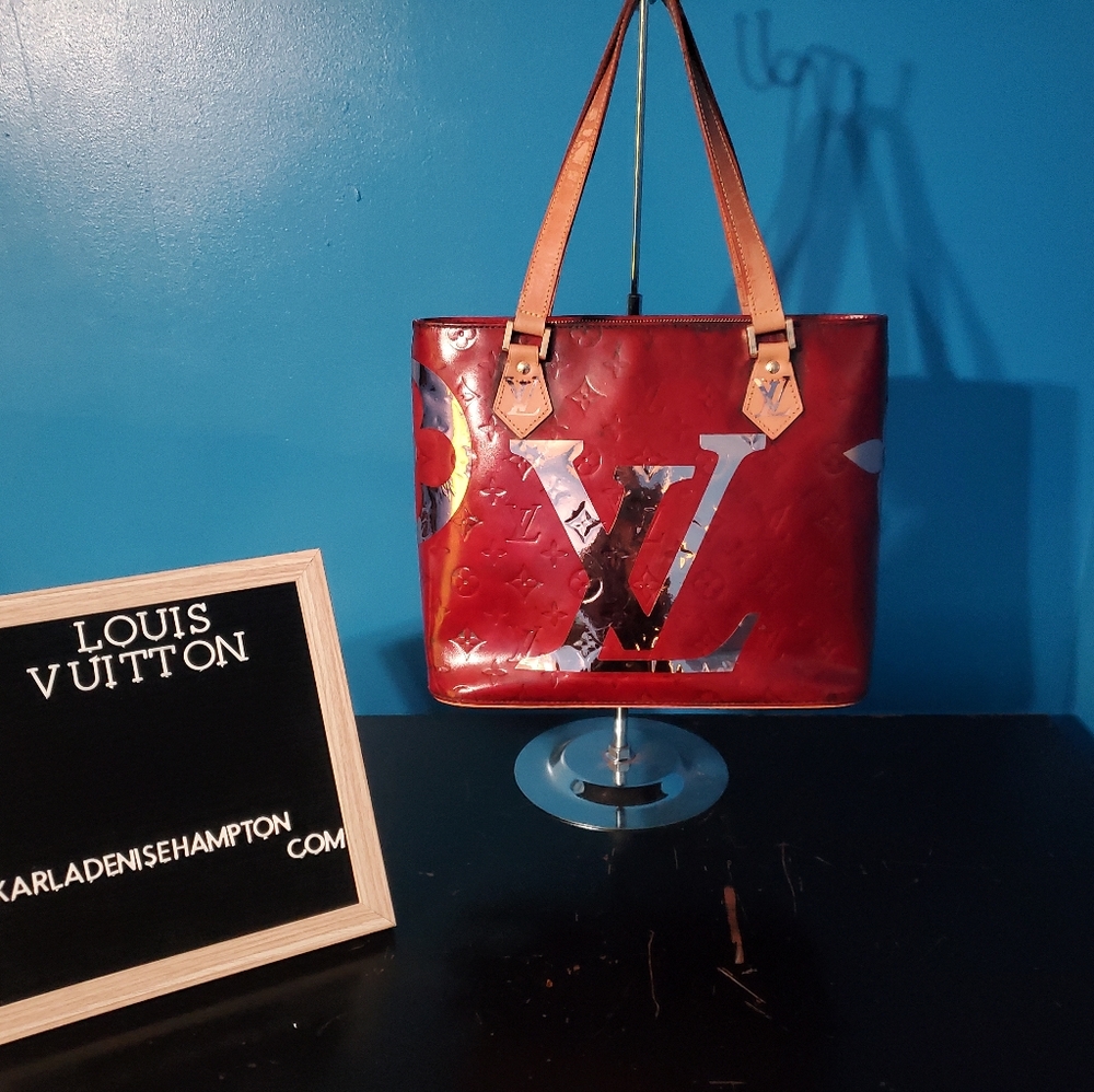 Lv Houston vernis oxblood & rose gold vinyl monogram